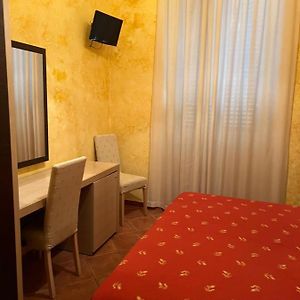 Camera con letto king size